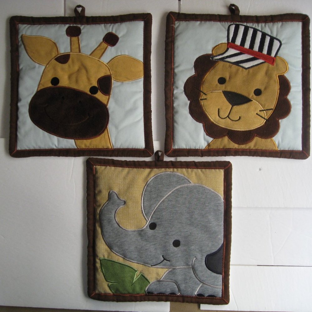 Lambs & Ivy Nursery Jungle Safari Giraffe Lion Elephant Wall  Hanging Plush 10"